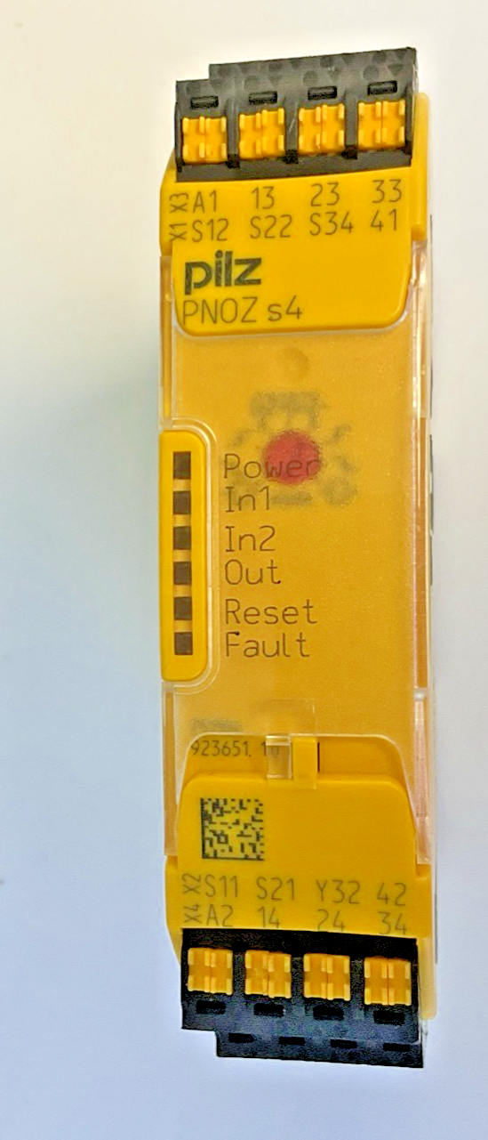 PILZ PNOZ S4 C 24VDC 3N/O 1N/C SAFETY RELAY 24VDC 2,5W