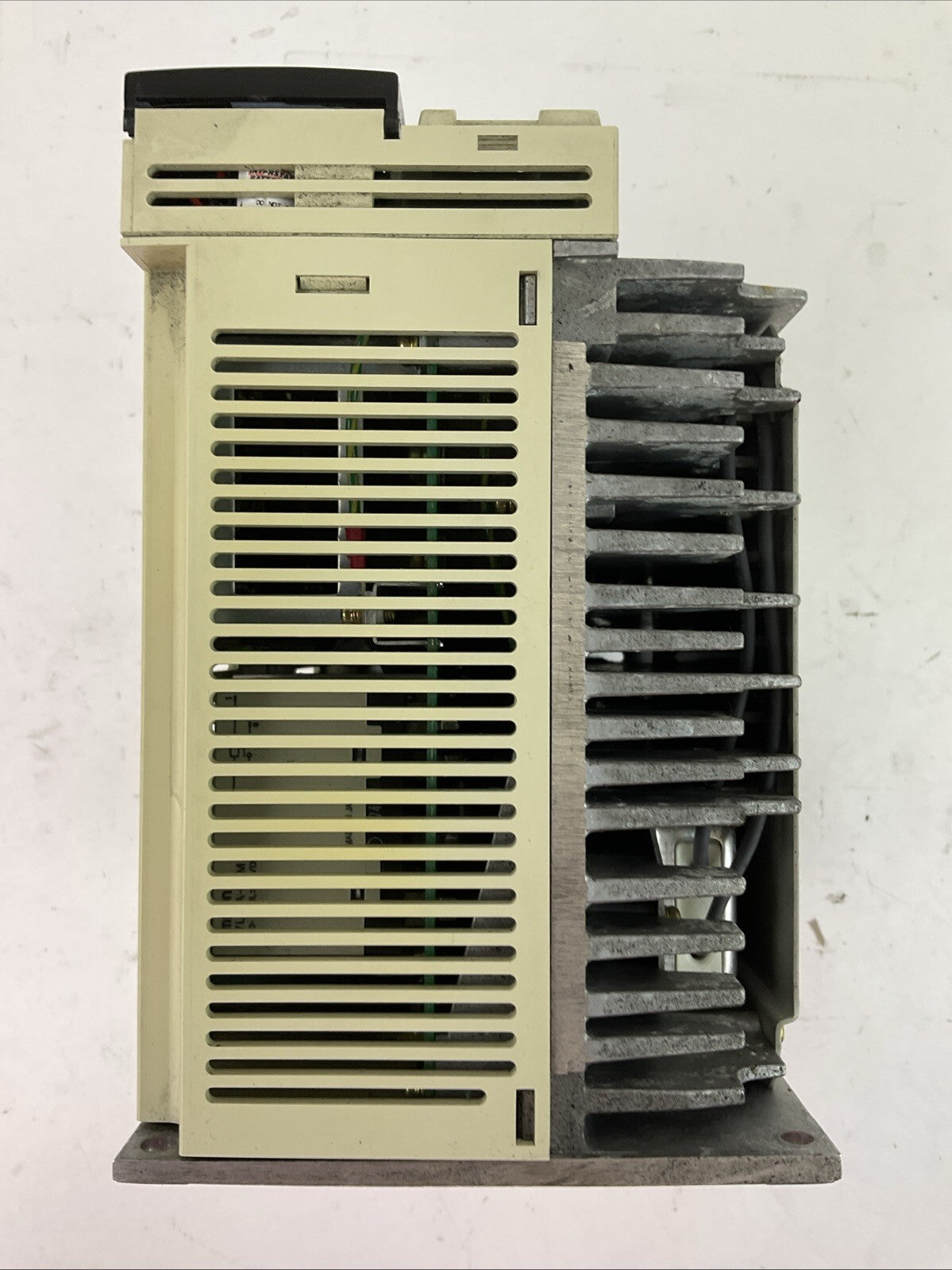 MITSUBISHI MR-J2S-500B-PD030 AC SERVO OUTPUT 170V 28A INPUT 200-230V POWER 5kW