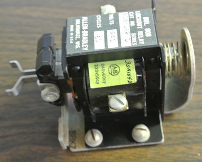 ALLEN-BRADLEY 808-LA2, Ser. D - LOCKOUT RELAY - 240V, 60Hz - NEW SURPLUS