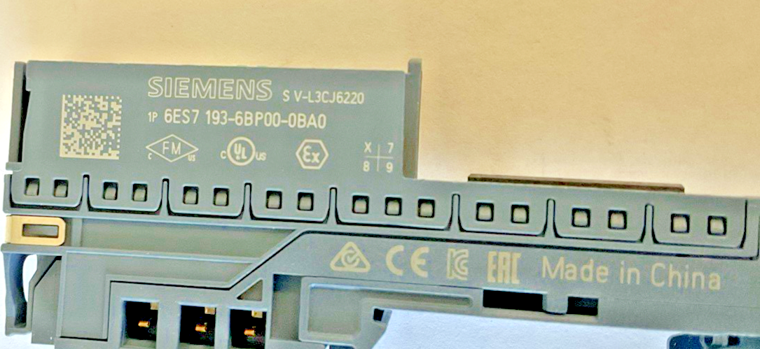 SIEMENS 6ES7 193-6BA00-0BA0 DIGITAL BASE MODULE ****LOTOF10****