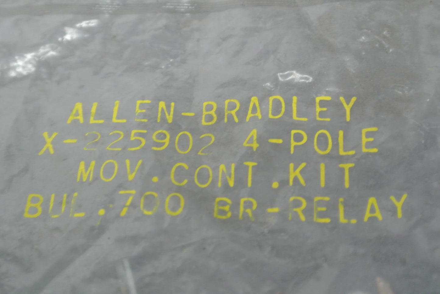 ALLEN-BRADLEY X-225902 4-POLE MOVABLE CONTACT KIT / TYPE BR / NEW SURPLUS