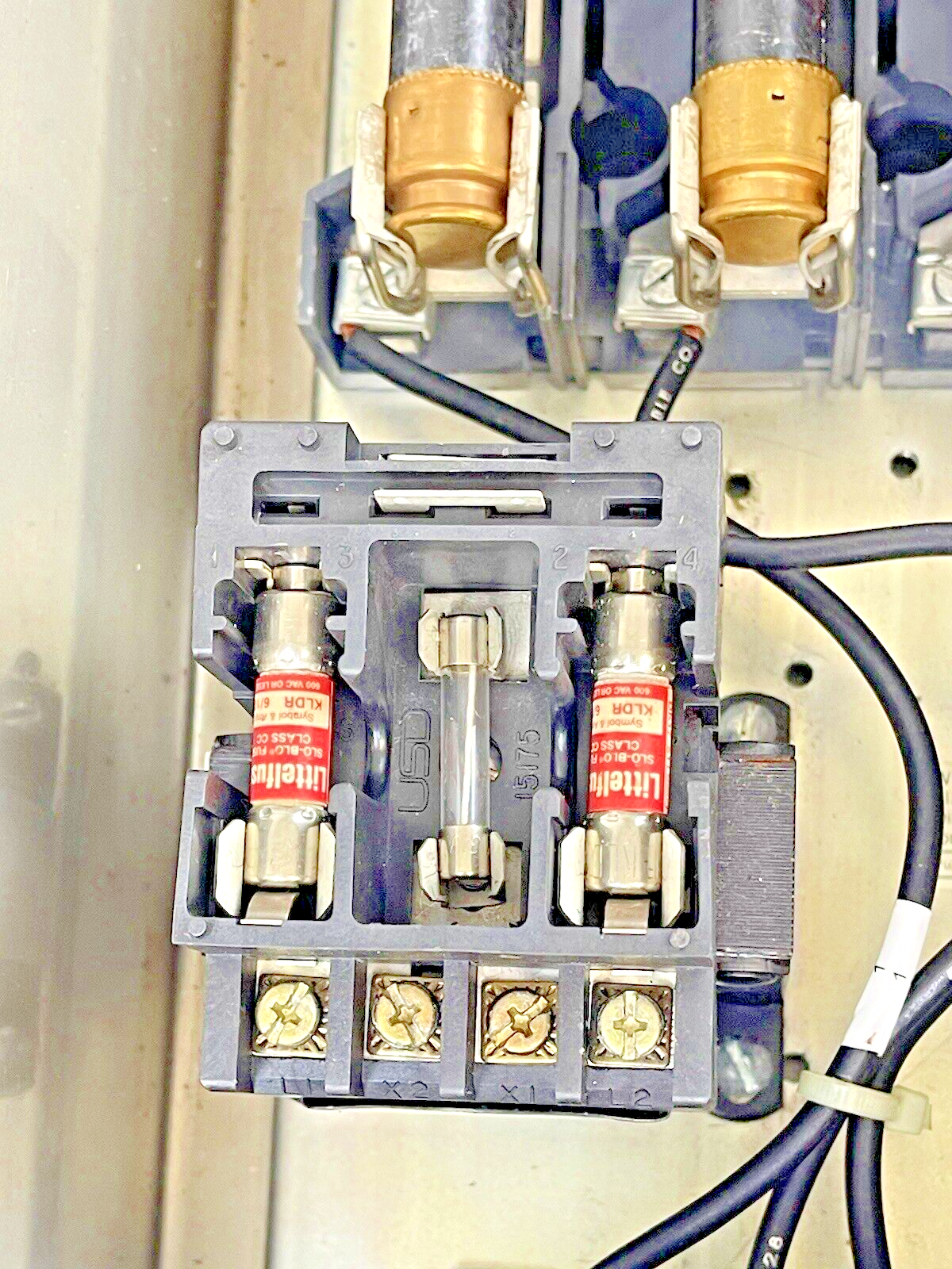 CUTLER HAMMER - A30CWA0 A2- COMBINATION MOTOR STARTER WITH MOTOR CIRCUIT SWITCH