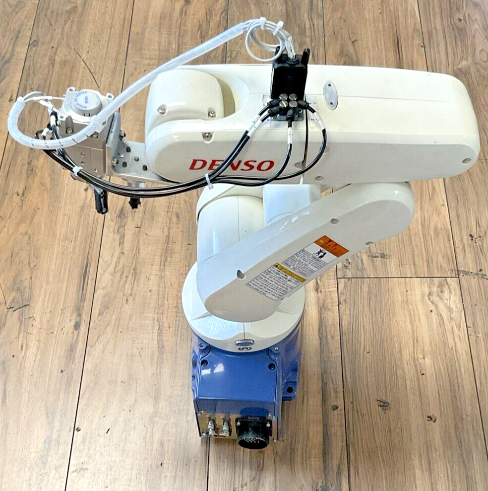 DENSO WAVE VP-6242M CONTROLLER RC7M-VPG5 3.352M/VCAA-BN ROBOT ARM 71PSI