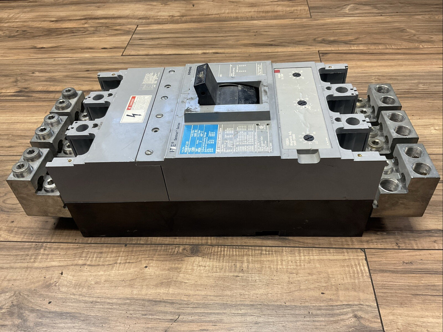 ITE ND63F120 CIRCUIT BREAKER 1200AMP 600VAC 3P SENTRON SERIES 1000AMP TRIP UNIT