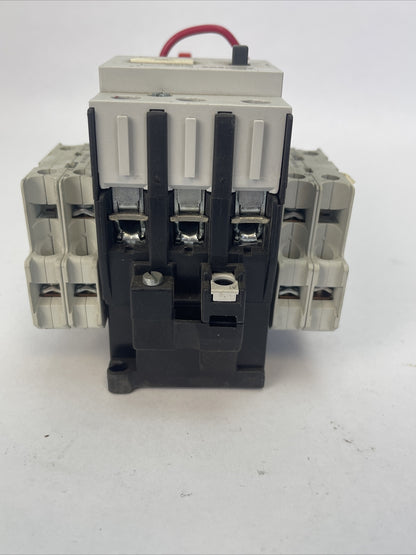 SIEMENS SIZE 1 STARTER(3TF4422-0A..1 CONTACTOR 600VAC 10HP 27A 3UA55001J* RELAY)