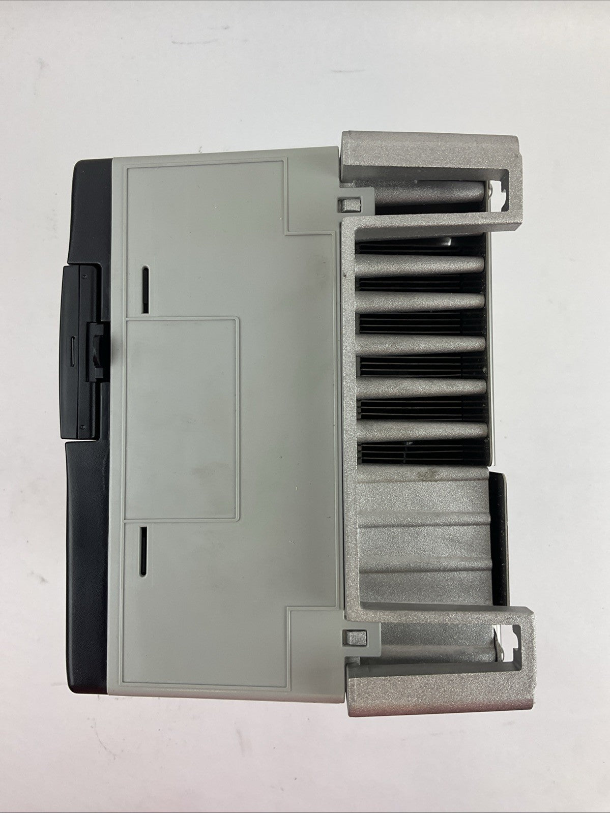 ALLEN BRADLEY 20AD034A3AYYANC0 SER A FIRMWARE 5.001 AC DRIVE 25HP