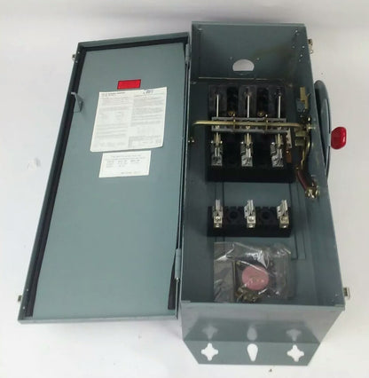 CHALLENGER RHD323SNC FUSIBLE SAFETY SWITCH 3PH 100A 240V 30HP TYPE 3R RAINPROOF