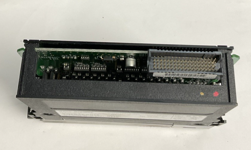ALLEN BRADLEY 1756-OV16E DC OUTPUT 30VDC SINK SER.A