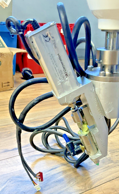 DENSO HS-45352M INDUSTRIAL ROBOT ARM W/ DENSO RC7M-HSG4BA-CP-3 ROBOT CONTROLLER