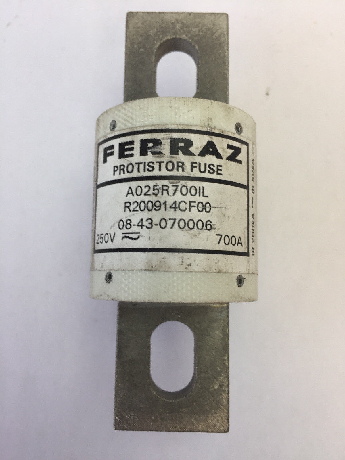 FERRAZ SHAWMUT A025R700IL PROTISTOR FUSE 250VAC 700AMP