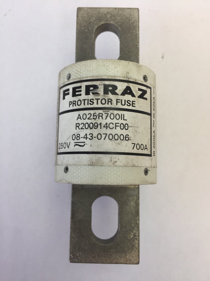 FERRAZ SHAWMUT A025R700IL PROTISTOR FUSE 250VAC 700AMP