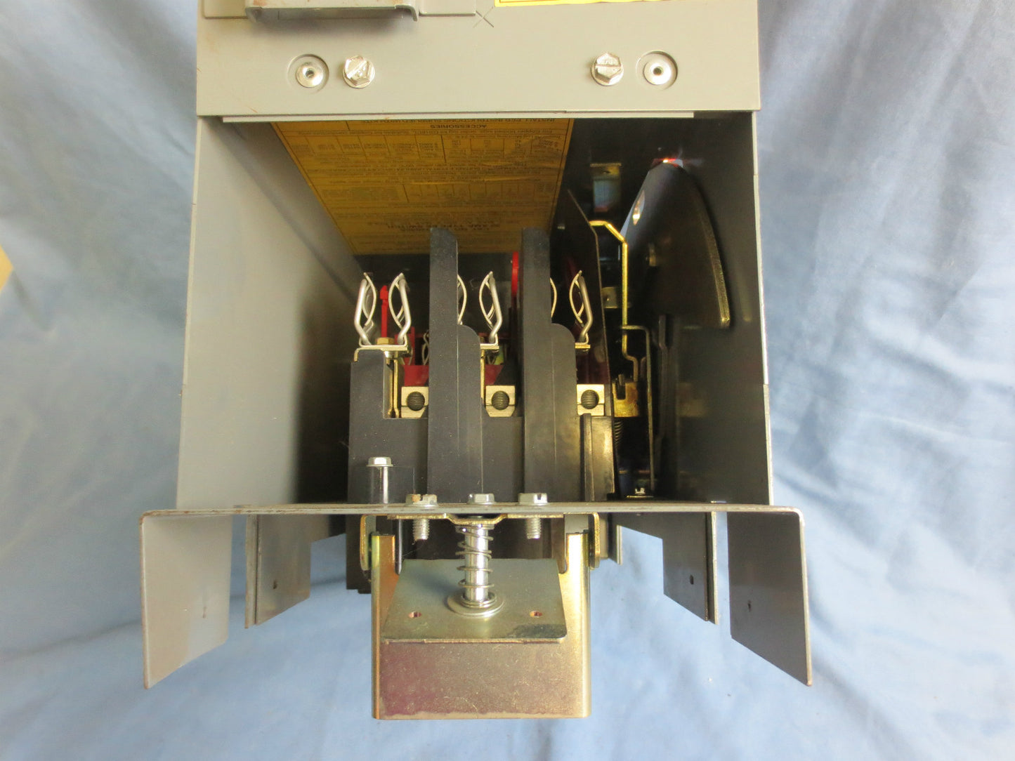 CUTLER-HAMMER EES32030S FUSIBLE BUS PLUG / SWITCH 30A, 240V, 3-POLE
