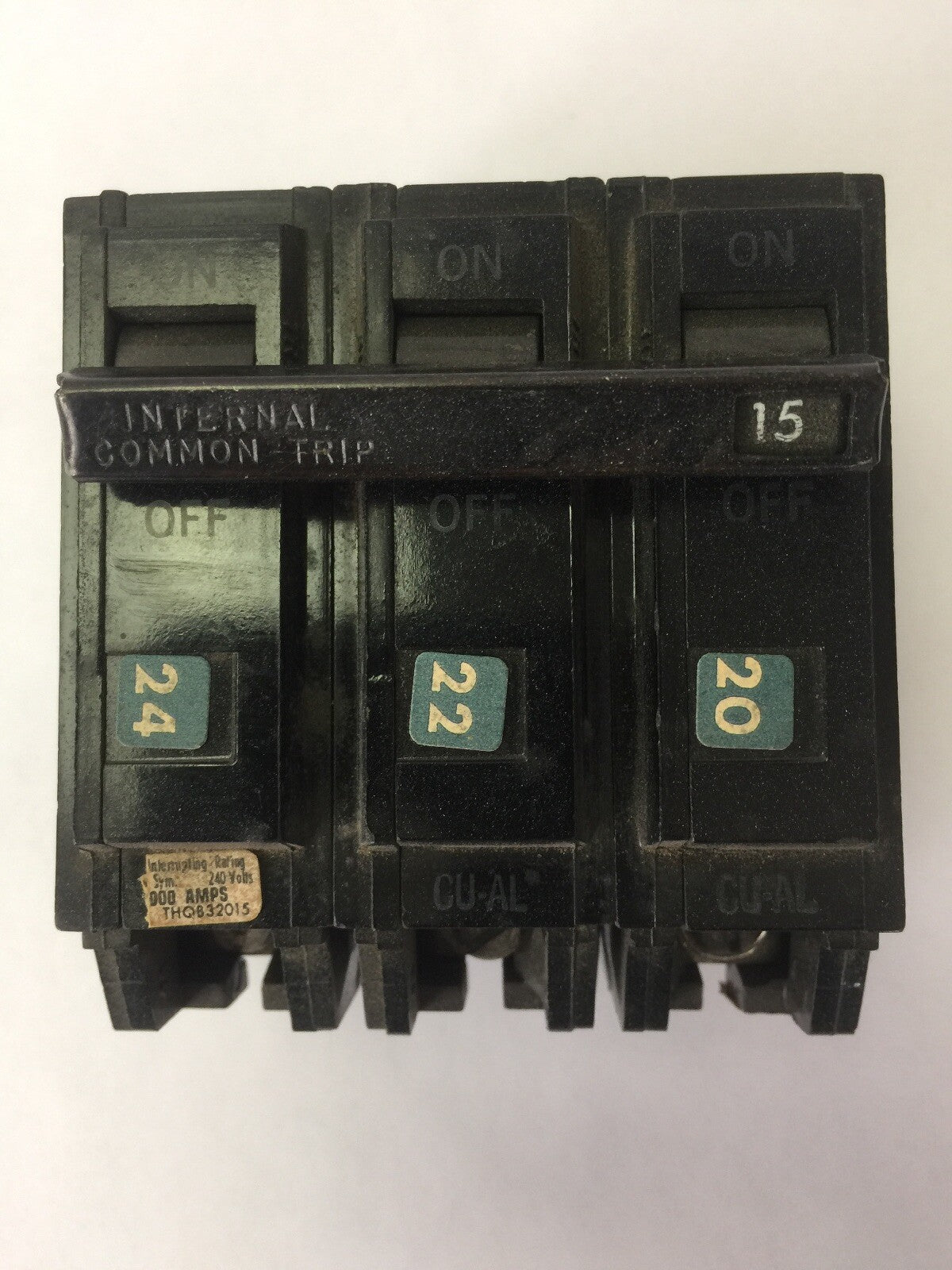 GE THQB32015 CIRCUIT BREAKER 15AMP 3POLE 240VAC BOLT ON MOUNT (LOT OF 8)