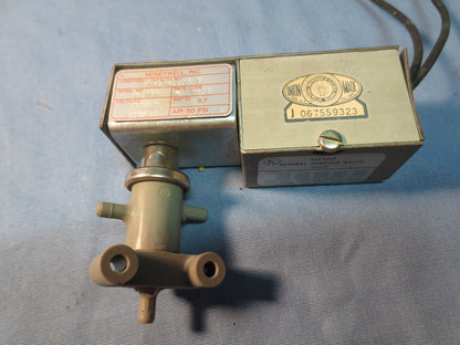 HONEYWELL RP417A1009-1 120VAC SOLENOID VALVE 50PSI, 5.7W