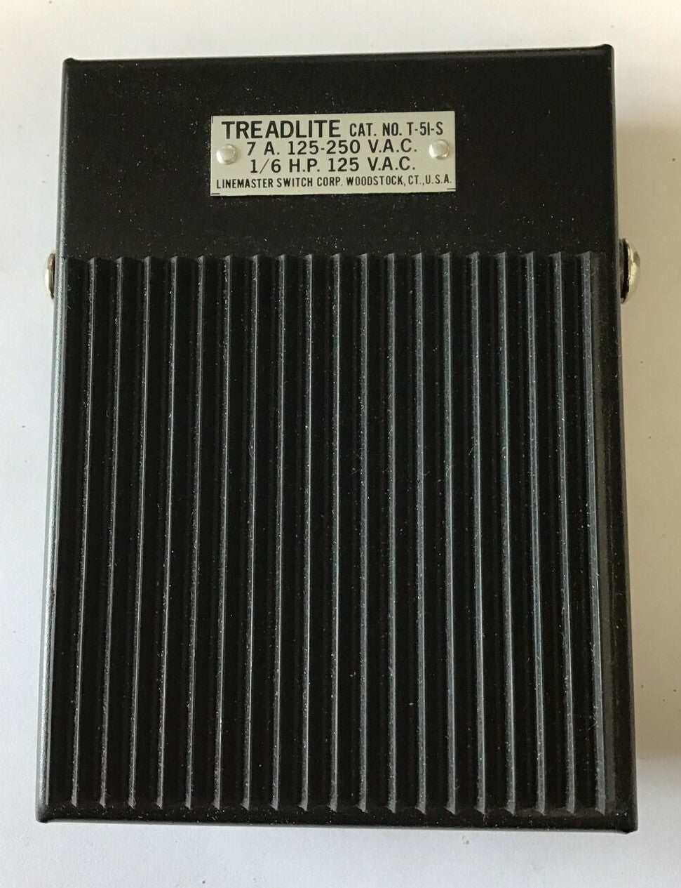 LINEMASTER TREADLITE T-51-S FOOTSWITCH 7A 125-250VAC 1/6H.P.