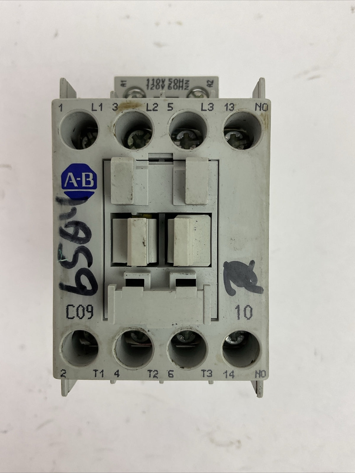 ALLEN BRADLEY SERIES A 100-C09*10 CONTACTOR W/ 110V 50Hz 120V 60Hz COIL