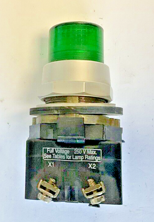 CUTLER HAMMER HT8 GREEN PUSH BUTTON 250V