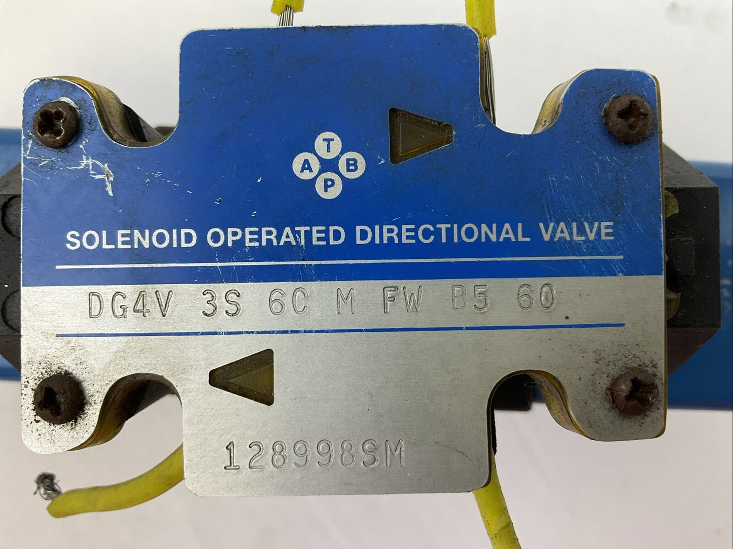 VICKERS DG4V 3S 6C M FW B5 60 SOLENOID OPERATED DIRECTIONAL VALVE 110VAC