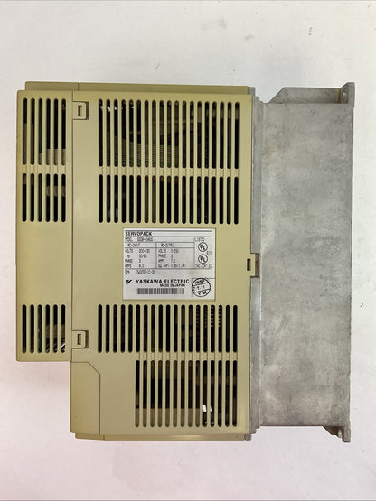 YASKAWA SGDB-10ADG SERVOPACK OUTPUT 0-230VAC 7.1A INPUT 200-230VAC 8.0 SERVO AMP
