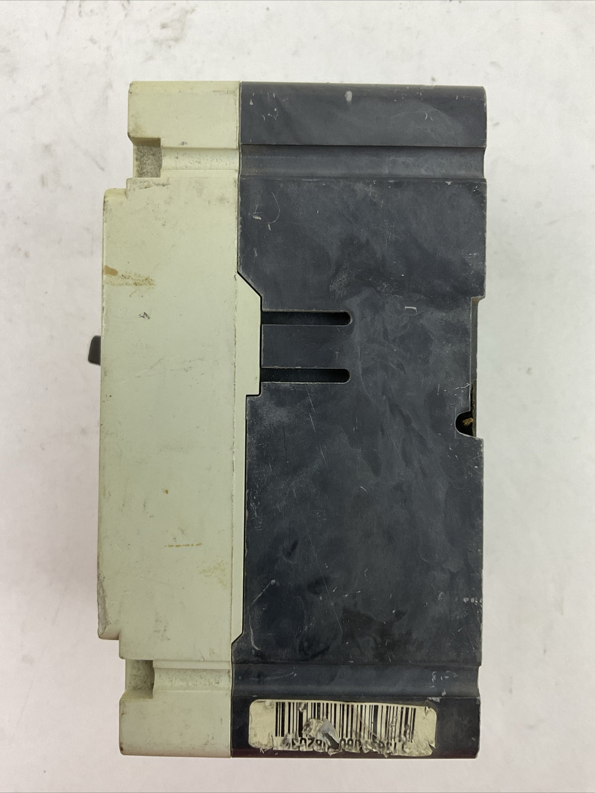 CHALLENGER CE3015 15AMP 480VAC 250VDC 3P MOLDED CASE CIRCUIT BREAKER 6626C03G03