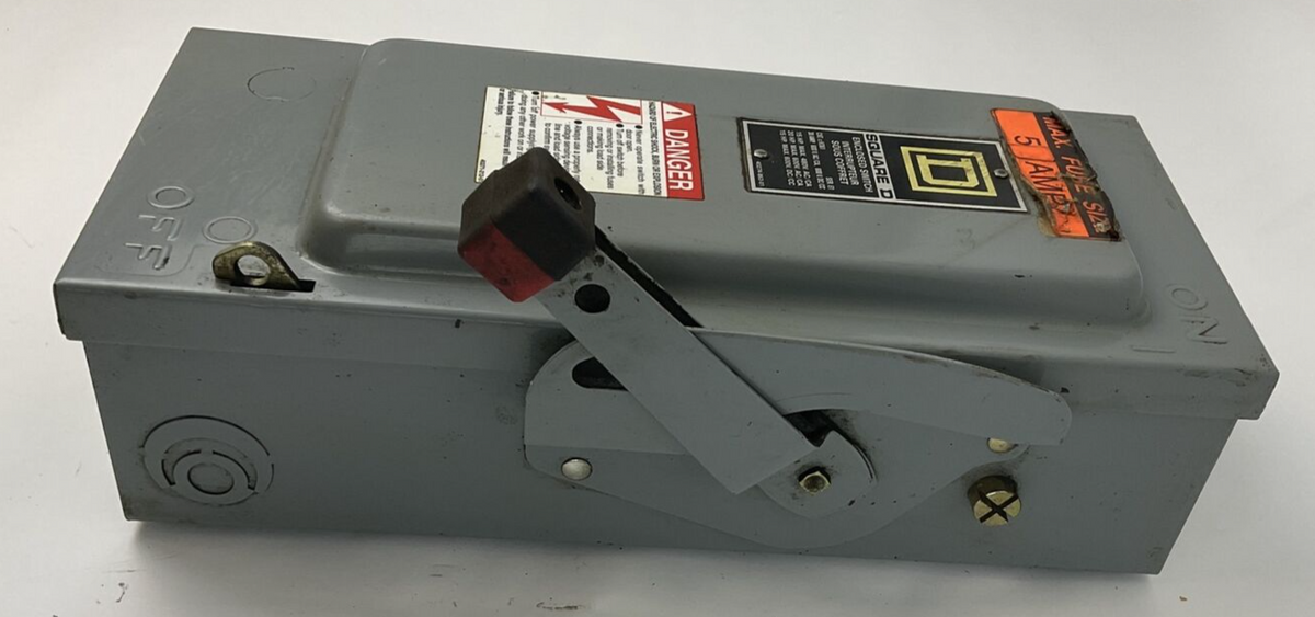 SQUARE D CH361 ENCLOSED SWITCH  30A 600VAC  FUSIBLE SER.E1