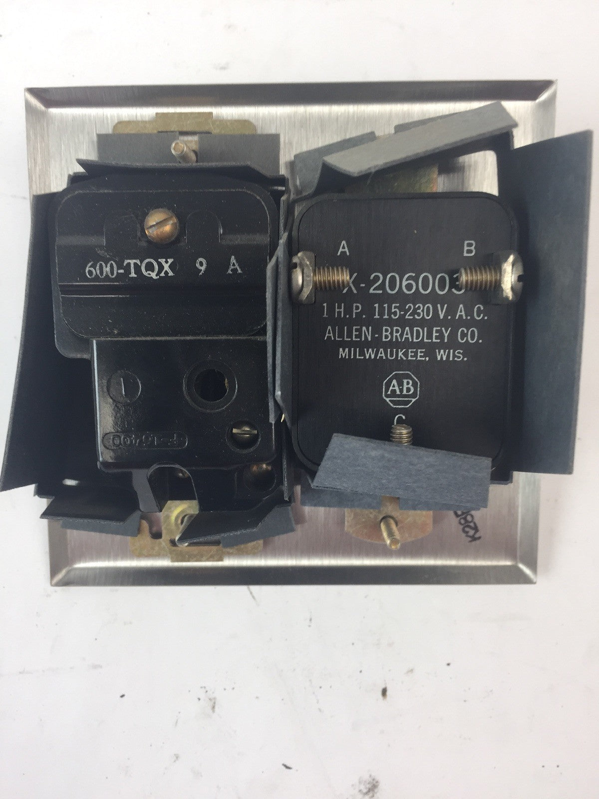 ALLEN BRADLEY 600-TQX9 MANUAL STARTING SWITCH WITH SELECTOR SWITCH 2 POLE
