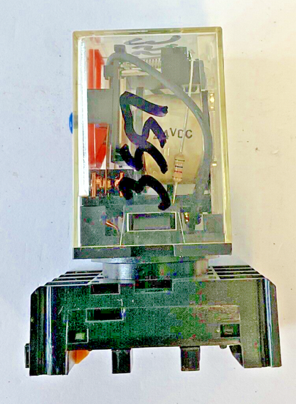 OMRON MK2PN-S RELAY 10A   W/YOUNG NDS 8 BASE 300V 10A** LOTOF2**