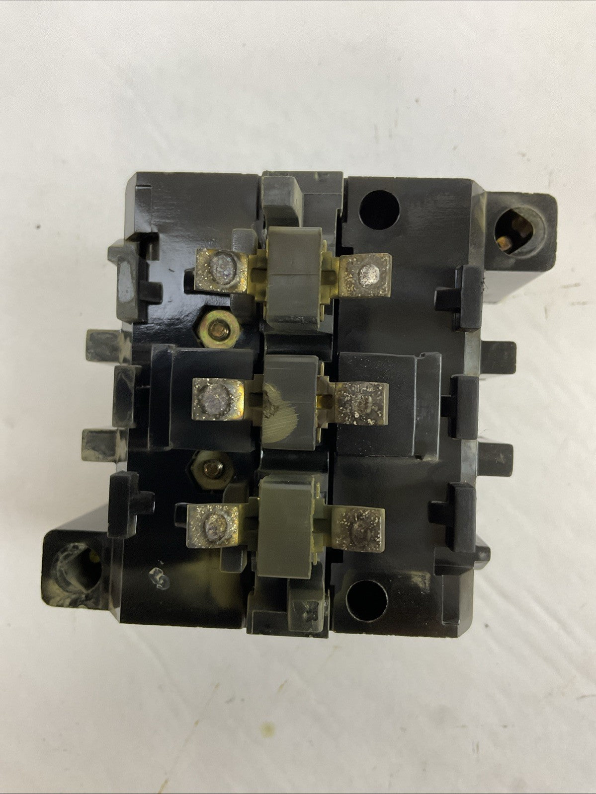 SQUARE D 8536SBG2 SIZE 0 STARTER 600VAC 5HP B8.20 HEATERS 31041-400-42 COIL 120V
