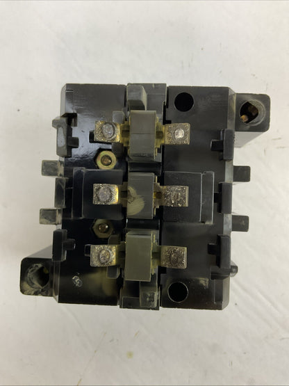 SQUARE D 8536SBG2 SIZE 0 STARTER 600VAC 5HP B8.20 HEATERS 31041-400-42 COIL 120V