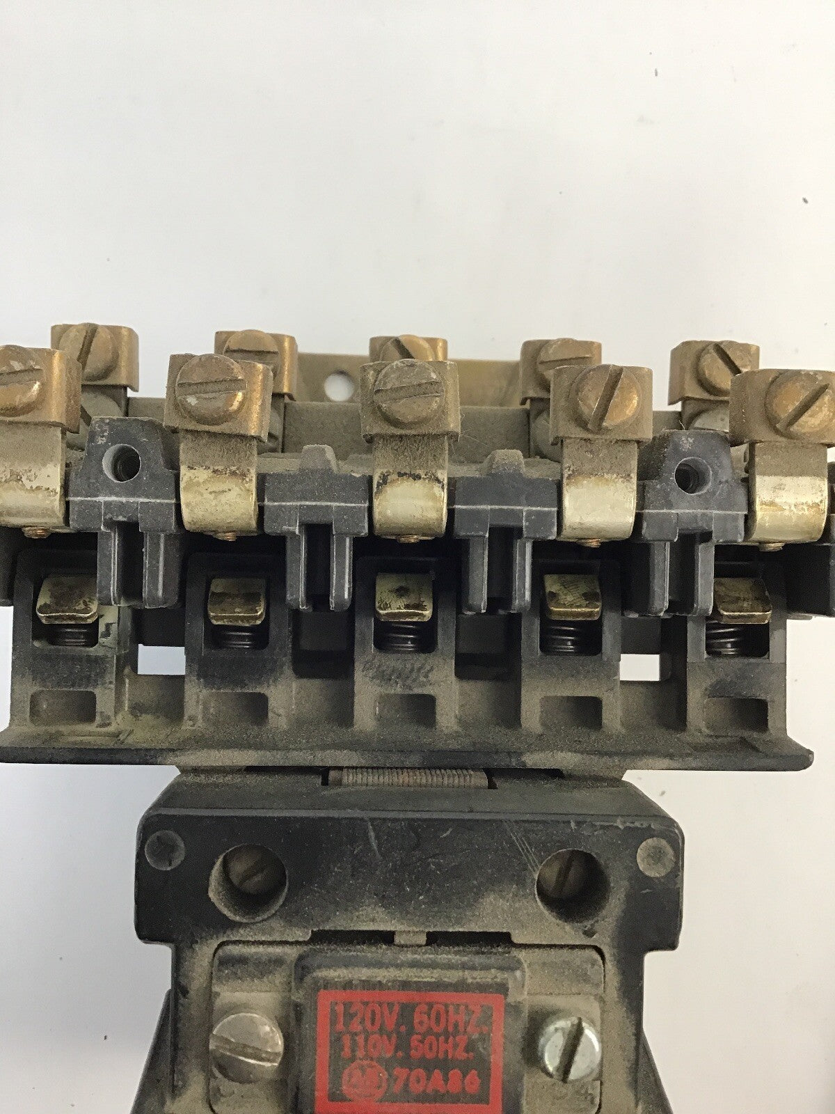 ALLEN BRADLEY 702-A0D94 OVERLOAD RELAY SER.K575V 5HP W/70A86 110V.60HZ COIL