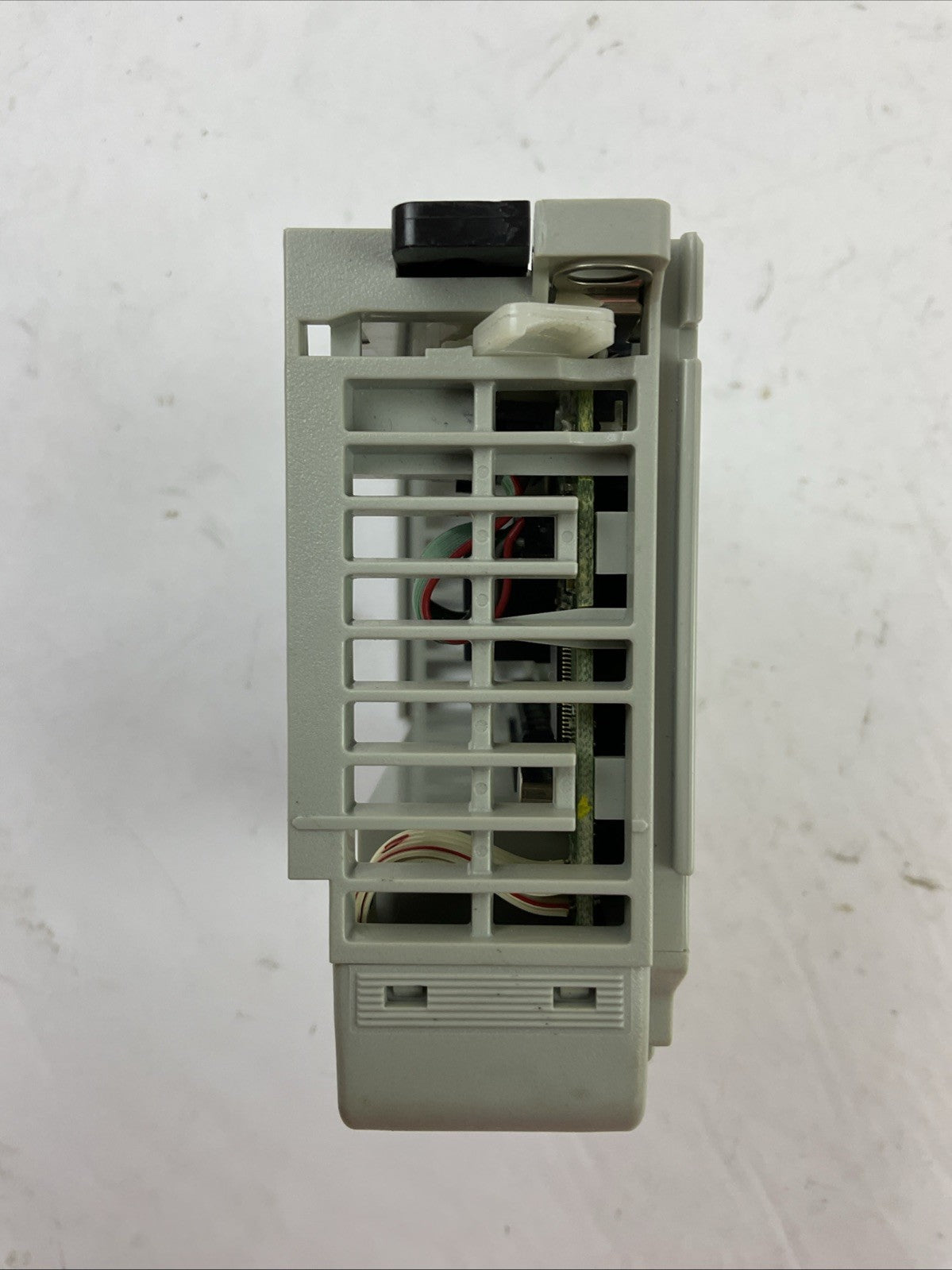 ALLEN BRADLEY 1769-OW8I SER B DIR/VER 95320768/03 F/W REV 3.1 8PT ISOLATED FORM