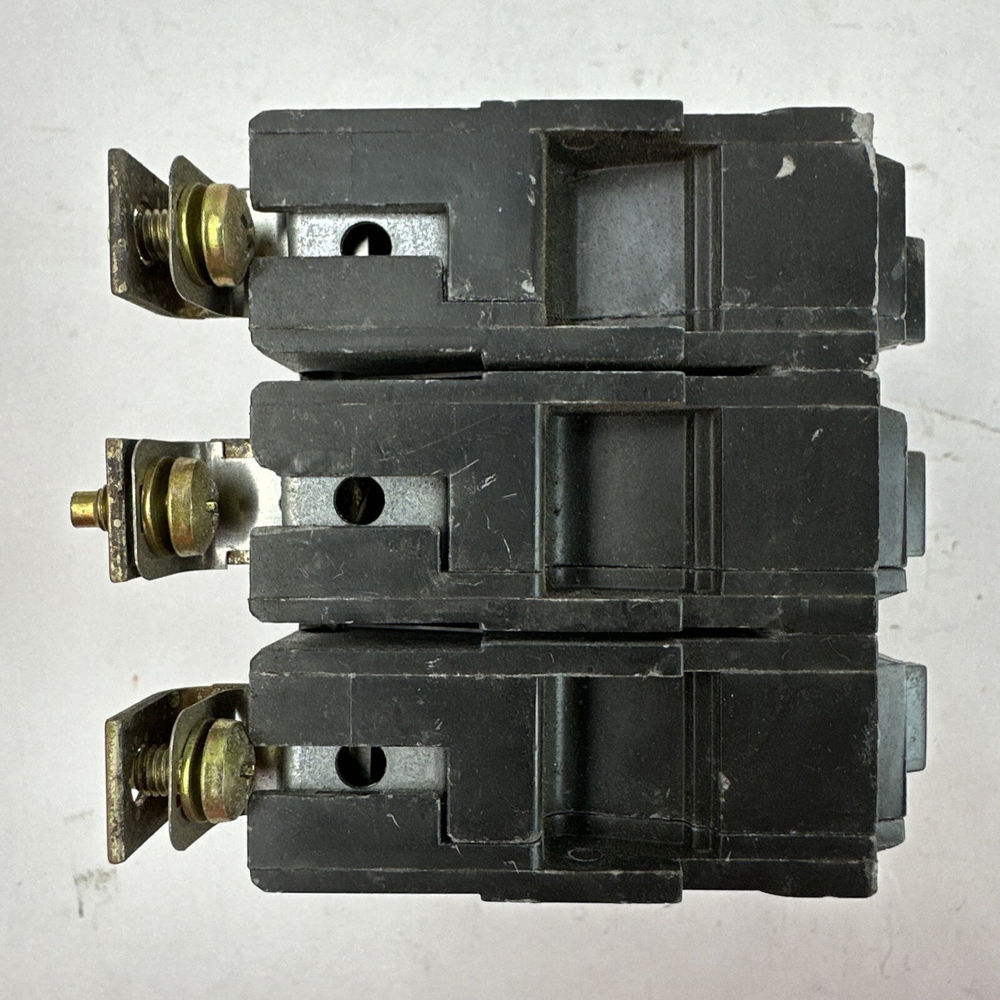GE THQB32020 CIRCUIT BREAKER 20AMP 3POLE 240VAC