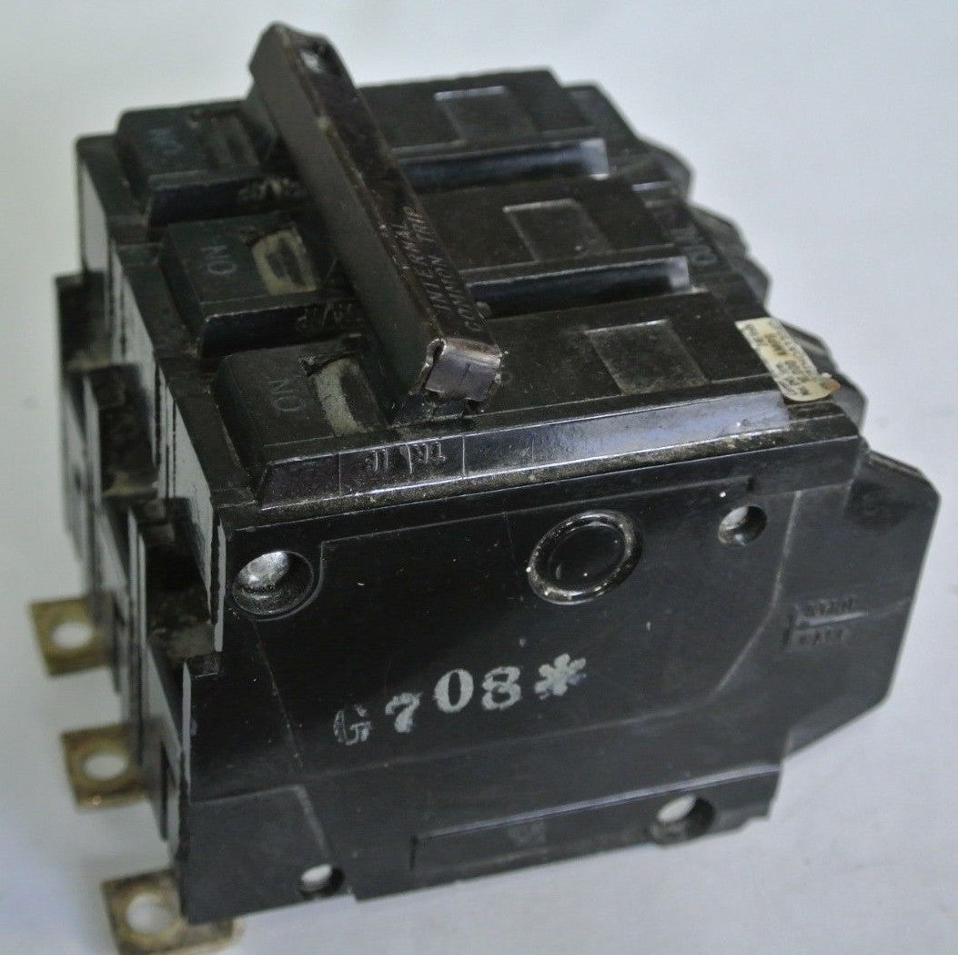 GENERAL ELECTRIC 3-POLE CIRCUIT BREAKER 40A - COMMON-TRIP
