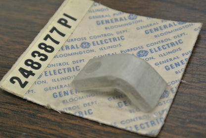 GENERAL ELECTRIC 2483877PI CONTACT  / NEW SURPLUS