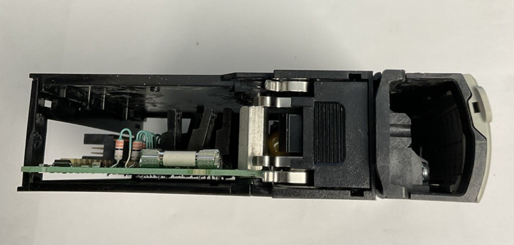ALLEN BRADLEY 1756-0A16/A AC OUTPUT 120/240VAC 50/60HZ 0.5A 1756-0A16 SER.A