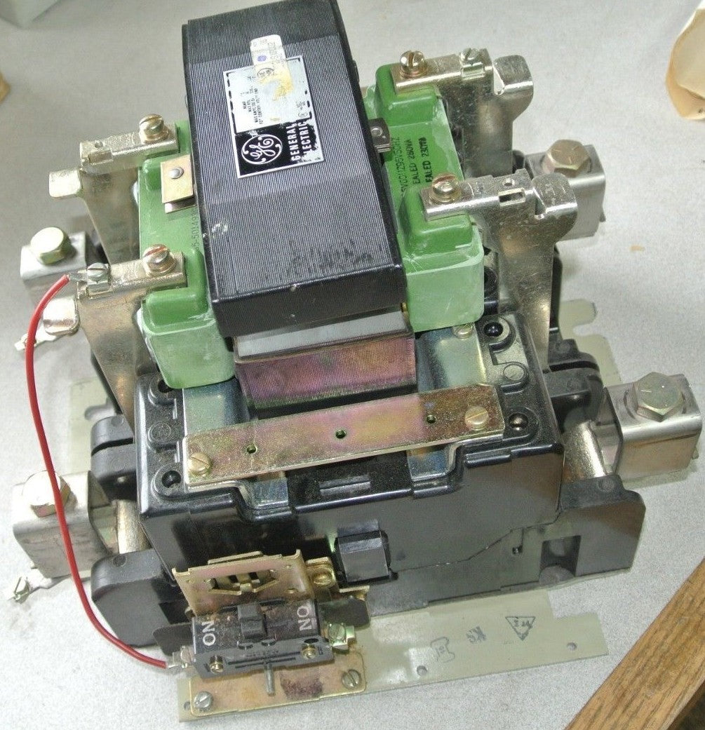 GE CR105P0 / CR105PO OPEN MAGNETIC CONTACTOR NEMA 5 NEW SURPLUS 70249IP002