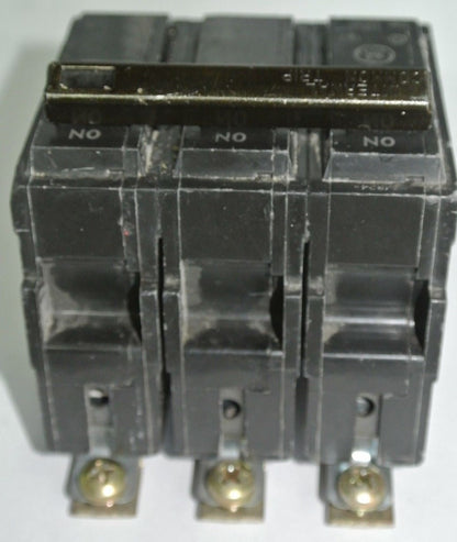 GGENERAL ELECTRIC CIRCUIT BREAKER - 3-POLE w/ COMMON TRIP - 20A - BOLT-ON