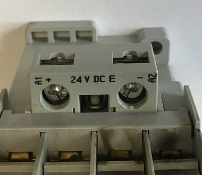 ALLEN BRADLEY 300-AOE*930 CONTACTOR SER.C 18A 600VAC 24VDC