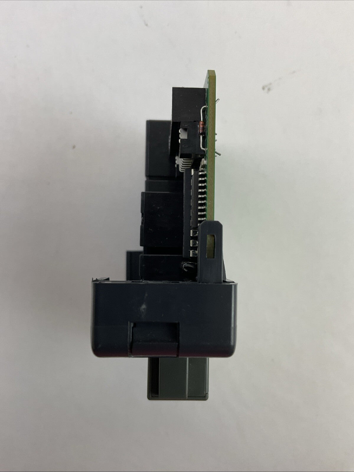FACTS ENGINEERING F2-08TRS OUTPUT RELAY