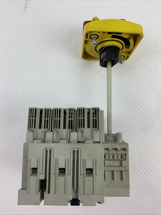 ALLEN BRADLEY 194R-J30-1753 SER A DISCONNECT SWITCH 194R-HS4E HANDLE SER A