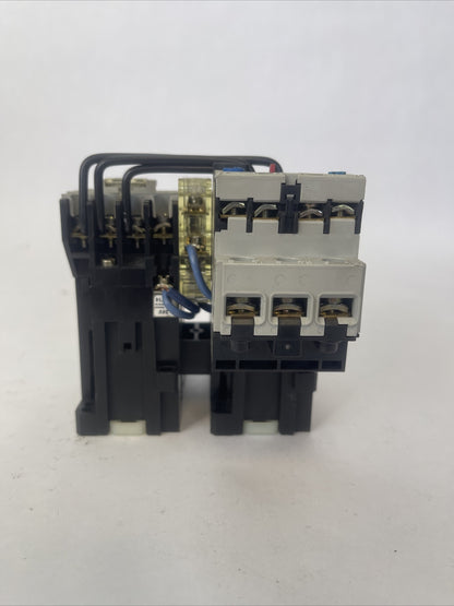 ALLEN BRADLEY 104-A12NZ243 SER A REVERSING STARTER 12AMP 600VAC 10HP COIL 24VDC