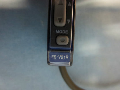 KEYENCE FS-V21R PHOTOELECTRIC FIBER OPTIC AMPLIFIER - 12-24VDC