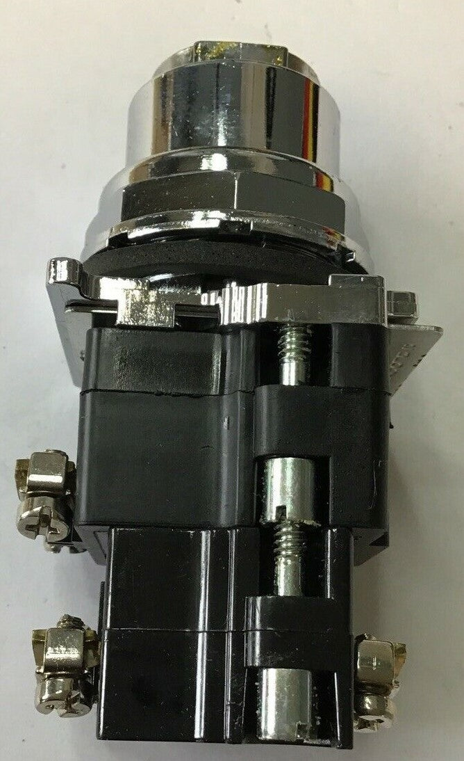 CUTLER HAMMER 10250T463C47-3 PUSH/PULL BUTTON 3POS 2NC ***MISSING RED CAP***