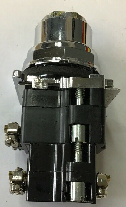 CUTLER HAMMER 10250T463C47-3 PUSH/PULL BUTTON 3POS 2NC ***MISSING RED CAP***