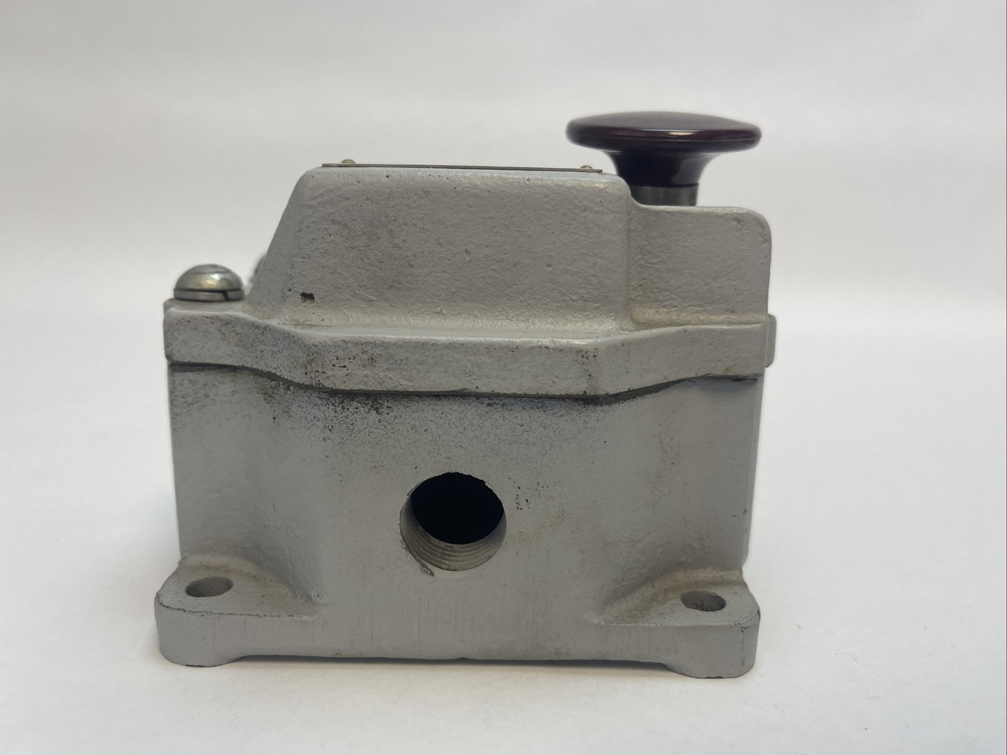 SQUARE D CLASS 9001 TYPE GR17 PUSHBUTTON STOP STATION 600V