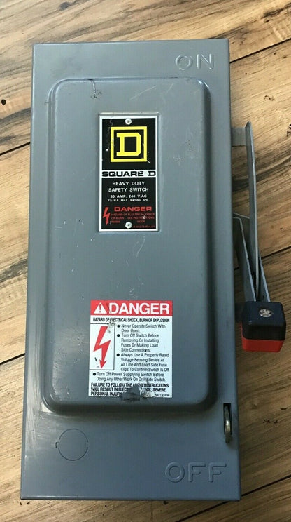 SQUARE D H221N 30A SAFETY SWITCH SER.E2 240VAC/250VDC TYPE 1 FUSIBLE