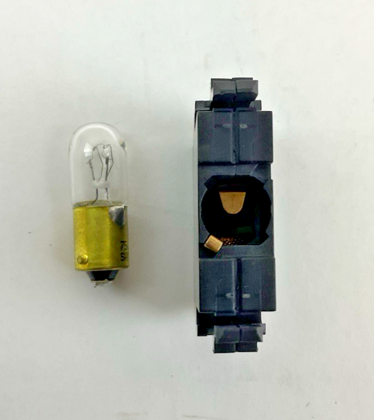 CUTLER HAMMER E22D SERIES A2 250V LIGHT UNIT FULL VOLTAGE CONTACT BLOCK W/BULB