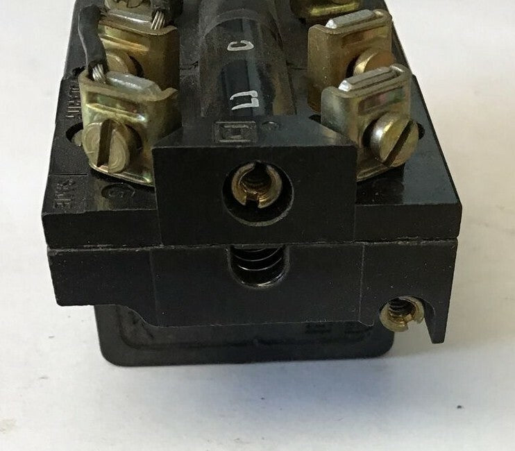 SQUARE D 9001KM34  PUSH BUTTON 24VAC/DC SER.A RED CAP