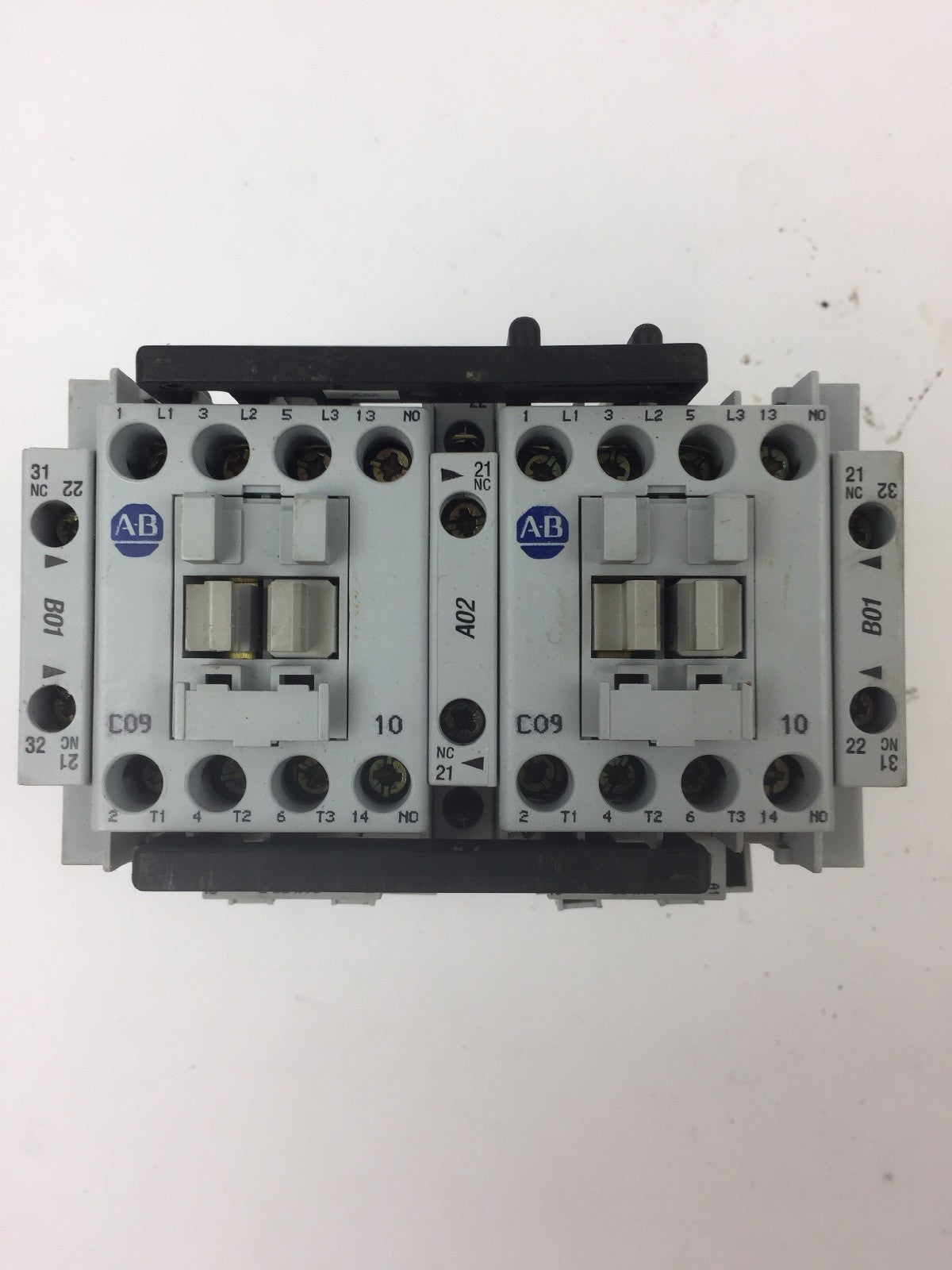 ALLEN BRADLEY 104-C09UDJ22 REVERSING CONTACTOR 2 100-S & 2 100-FSD250 COIL 24VDC