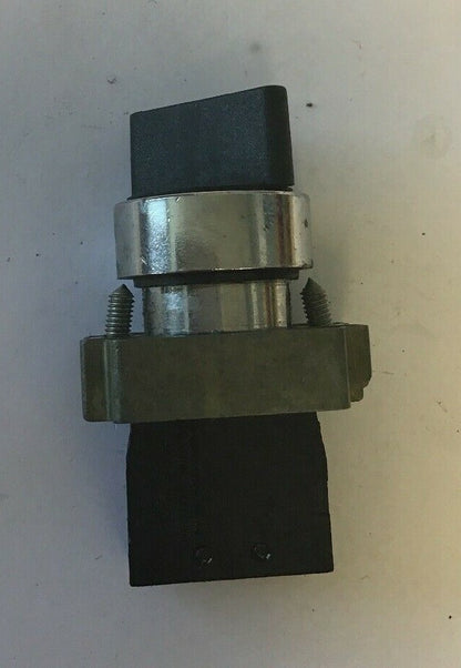 TELEMECANIQUE ZB2-BE101 CONTACT BLOCK 10A 400V W/CONTACT BLOCK ASSY. AND SWITCH